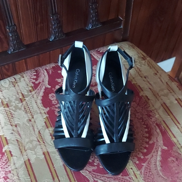 Shoes used 1 time - Picture 3 of 6